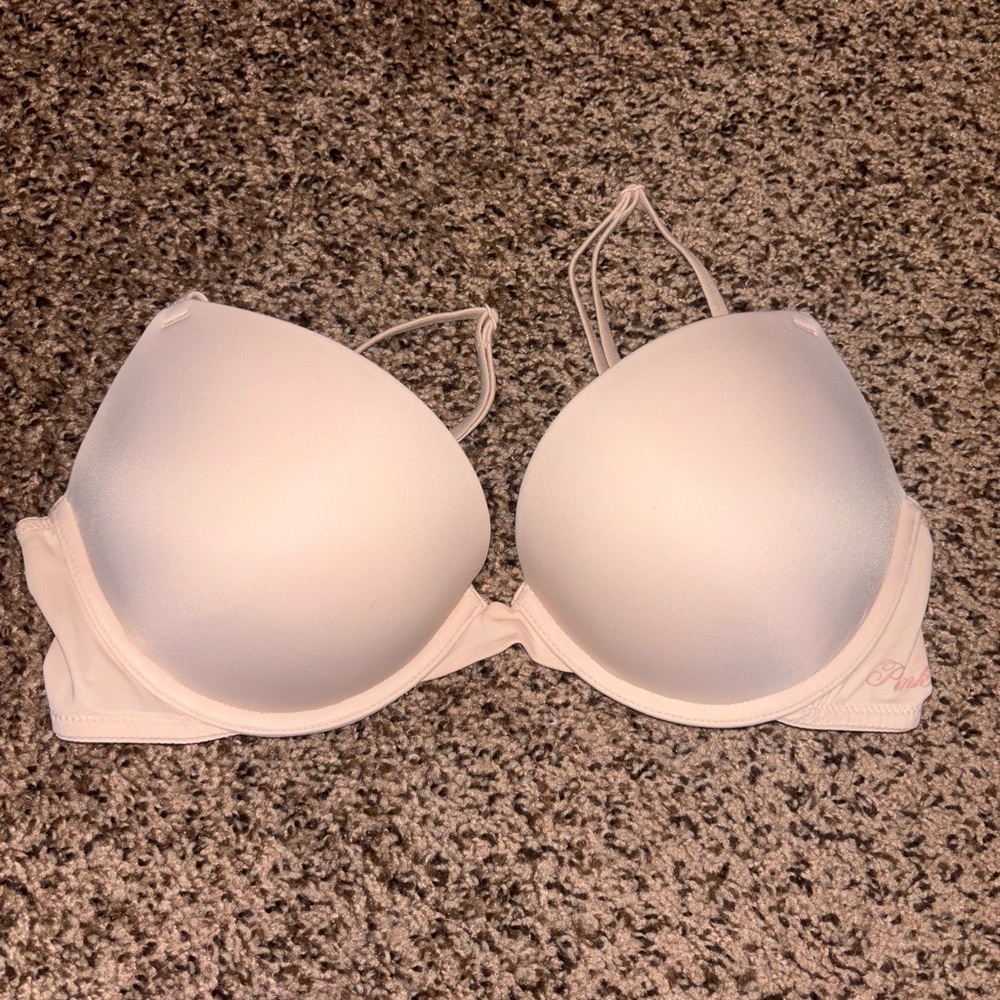 Victoria's Secret Wear Everywhere Cream Molded Push-Up Bra